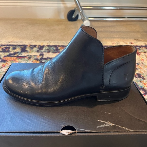 Frye Elyssa Shootie Ankle Boot - Picture 6 of 9